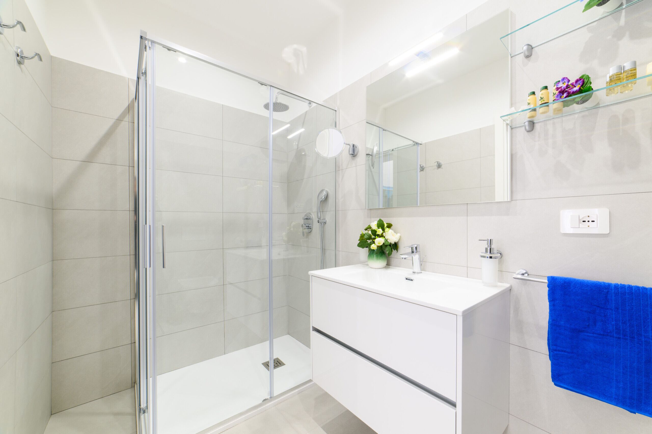 Shower, towels