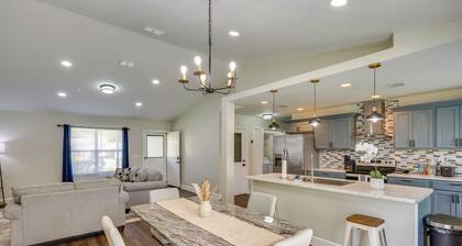 Family Getaway w/ Fenced Yard in Orange Park!
