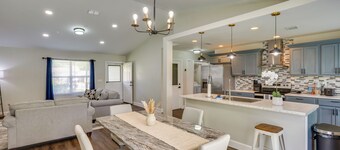 Family Getaway w/ Fenced Yard in Orange Park!