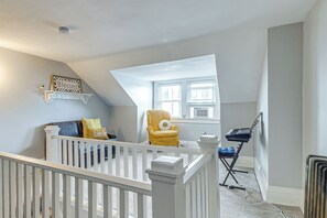 Apartment (3 Bedrooms) | Interior - Walkable Lawrenceville Townhome w/ Patio! (Pittsburgh)