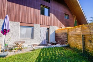 Outdoor dining - Lake view & terrace - Private parking for 3 people (Duingt)