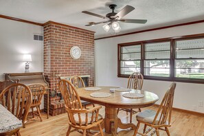 Interior - Fenced Yard & Patio! Shawnee Getaway 2 Mi to Dtwn (Shawnee)