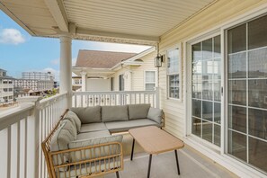 Apartment (4 Bedrooms) | Interior - Prime Walkable Location! Large 4BR Wildwood Condo (Wildwood)