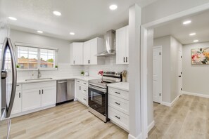 Interior - Near Fresno State & Malls! Family-friendly Home (Fresno)