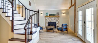 Lake, Golf & More! Getaway in Center Barnstead