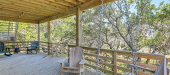 < 1 Mi to Ocean! OBX Condo w/ Decks, Pets Welcome