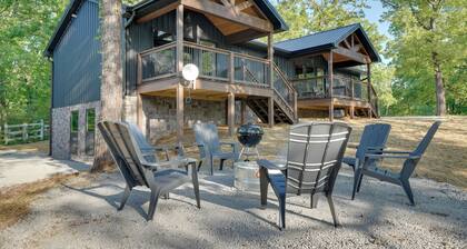 Steps to Lake! Pet-friendly Murray Retreat w/ Deck