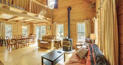 1/4 Mi to Hiawatha Forest Trails! Outdoor Retreat