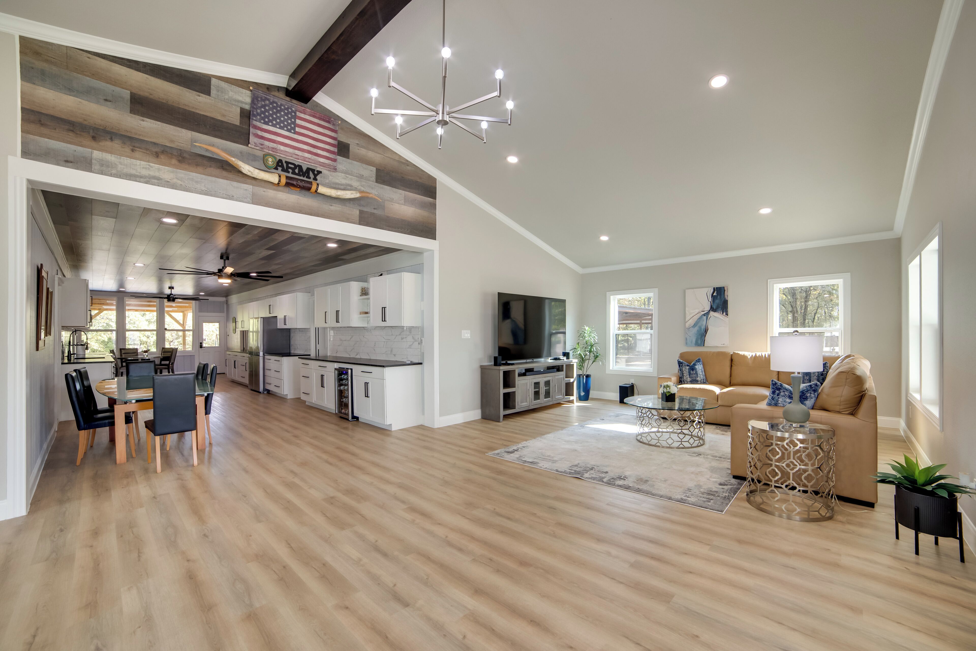 Casa (Multiple Bedrooms) | Parte interna