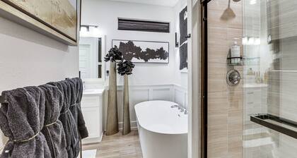 Soccer Fans Welcome! Luxe Raymore Escape w/ Patio