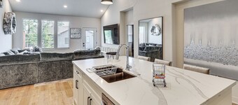 Soccer Fans Welcome! Luxe Raymore Escape w/ Patio