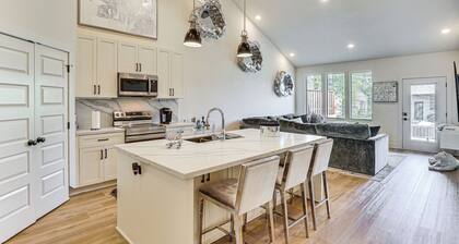 Soccer Fans Welcome! Luxe Raymore Escape w/ Patio