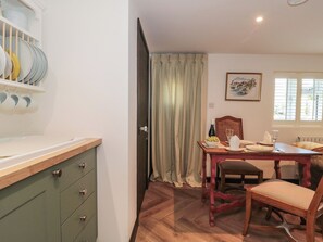 Dining - Rubys Den (Swindon)