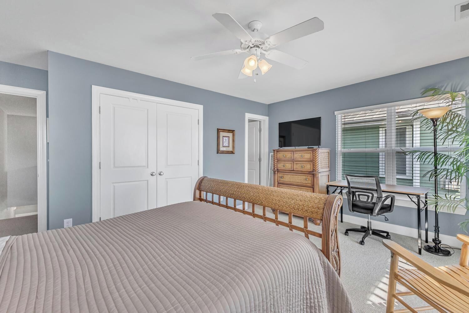 WiFi, bed sheets, wheelchair access