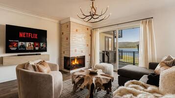 TV, fireplace