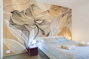 WiFi, bed sheets - Apartment 'I Due Orologi' with Balcony, Wi-Fi and Air Conditioning (Peschiera del Garda)