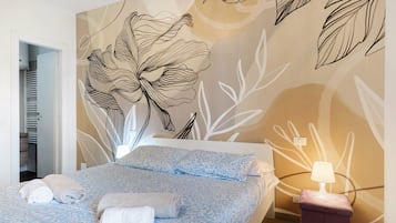 WiFi, bed sheets