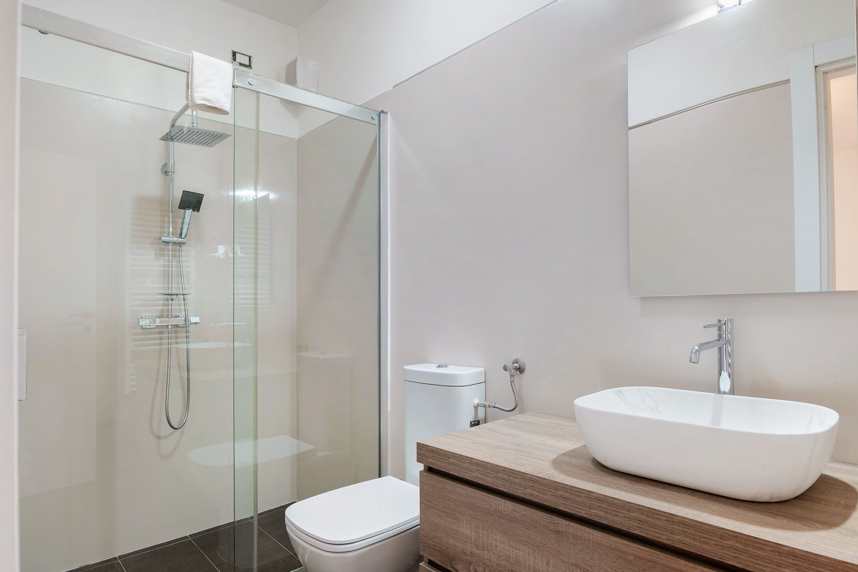 Shower, towels