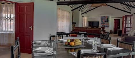 Villa, 4 Bedrooms, Hill View | Dining