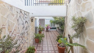 Apartment (Apartment with Garden View)