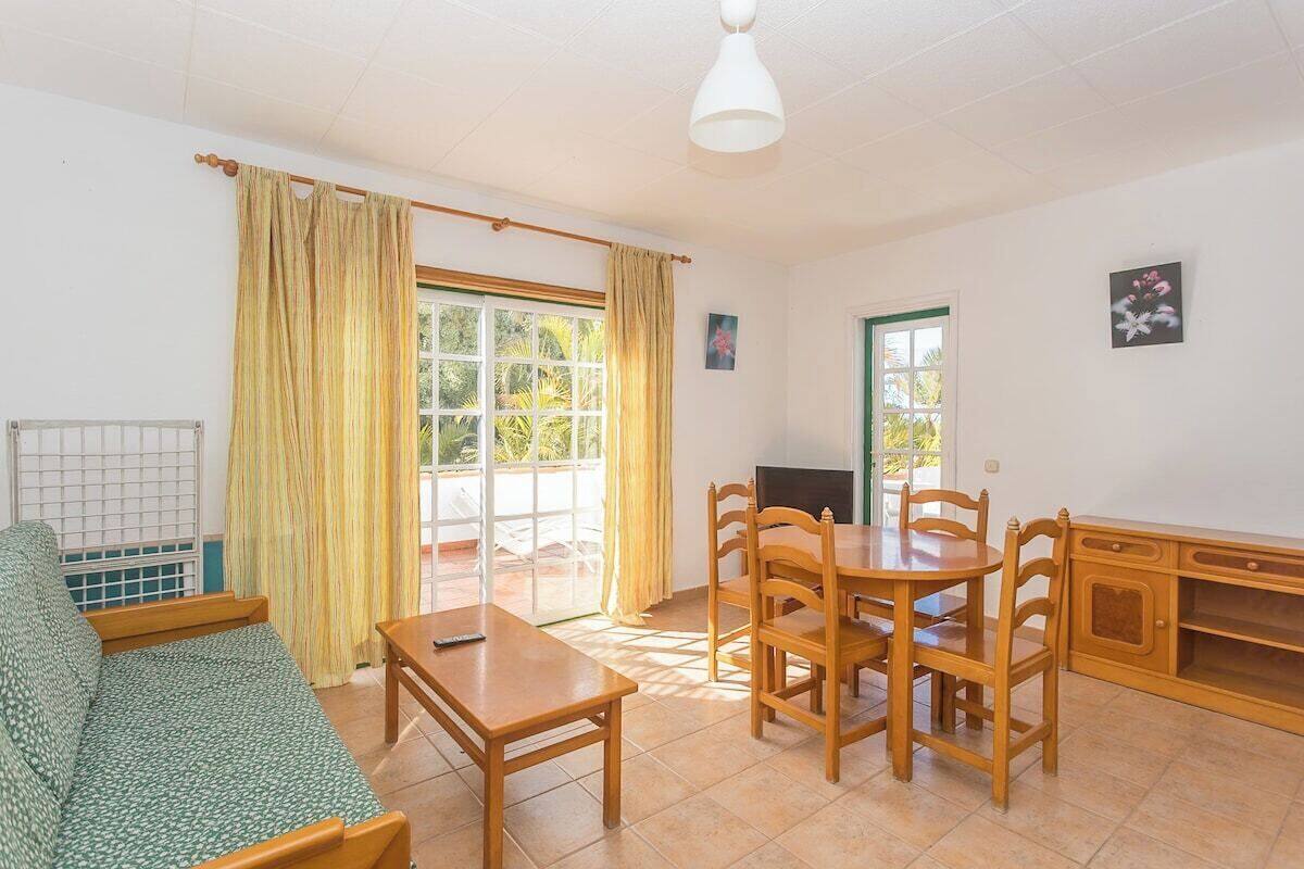 Apartment (Apartment with Garden View) | Iron/ironing board, WiFi (free), bed sheets