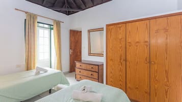 Villa (Deluxe Villa) | Iron/ironing board, free WiFi, bed sheets