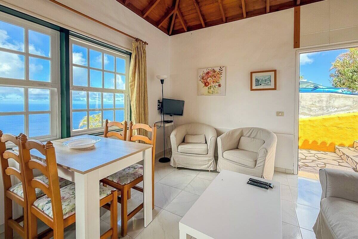Villa (Villa) | Iron/ironing board, WiFi (free), bed sheets