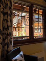 Classic-Doppelzimmer, Blick auf den Innenhof | Innenbereich
