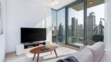 Deluxe Apartment, 2 Bedrooms, Bay View | Living area