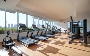 Fitness facility - Free housekeeping visits during your stay - StayShort - Majestic Studio in Bloom Tower C Perfect for 3 (JVC)