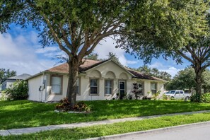 Exterior - 1 Flint and Kingscrest, LLC - Double Bedroom (Apopka)