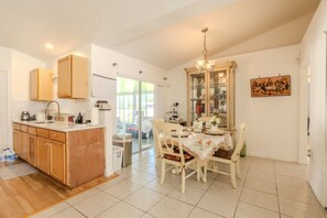 Dining - 1 Flint and Kingscrest, LLC - Twin Bedroom (Apopka)