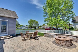 Outdoor dining - BEAUTIFUL PET FRIENDLY HOME OFFERING ONE LEVEL LIVING-OCEAN VIEW ESTATES <br>Only Minutes from Bethany Beach, Restaurants, Shops and Boardwalk! (Ocean View)