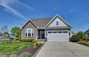Exterior - BEAUTIFUL PET FRIENDLY HOME OFFERING ONE LEVEL LIVING-OCEAN VIEW ESTATES <br>Only Minutes from Bethany Beach, Restaurants, Shops and Boardwalk! (Ocean View)
