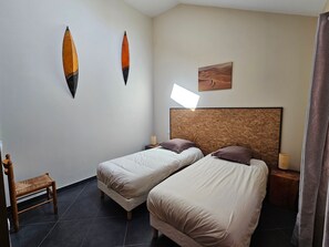 WiFi, bed sheets
