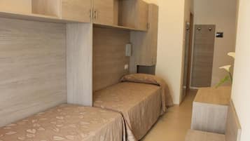 Kamar Twin, balkon | Brankas, Wi-Fi gratis, dan dapat diakses tamu berkursi roda