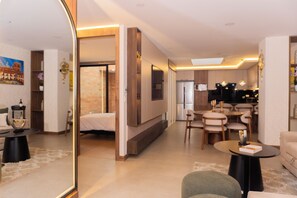 Room - The Art of Rest: Designer Suite with Luxury Linens & Smart Home Features (Cuenca)