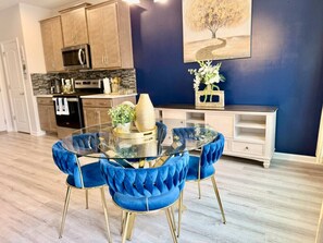 Dining - The relax and cozy house in Greensboro. (Greensboro)