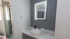 House, 2 Bedrooms | Bathroom | Towels, shampoo - Unique Geodome - Half Block To Beach 2 Bedroom Home (South Padre Island)
