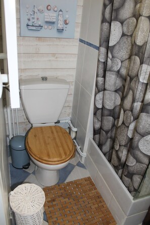 Shower - Arcachon Studio Facing the Sea (Arcachon)