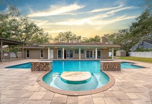 Pool - Indian Rocks Escape Luxury Beach Villa Pickleball, Pool & Game Room (Largo)