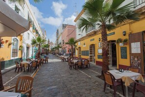 Apartment, 1 Bedroom | Dining - El Encanto de La Palma (Cádiz)
