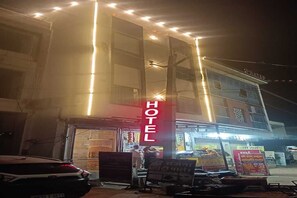 Free self parking - Hotel Choga Jii (Jaipur)