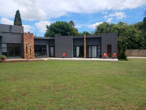 Exterior - Room-serene Guest Room Retreat in Albert (Alberton)
