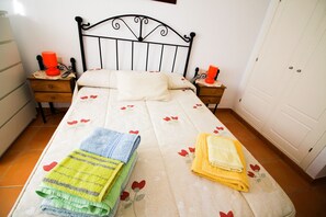 Iron/ironing board, free WiFi, bed sheets - Lentiscares 212 by At Home Costa del Sol (Torrox)