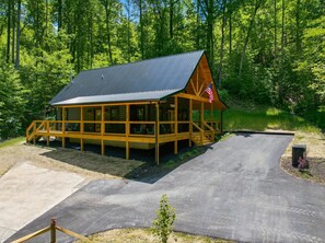 Exterior - Wiley's Bend | New Cabin| Hot Tub | Mins to Gatlinburg (Gatlinburg)