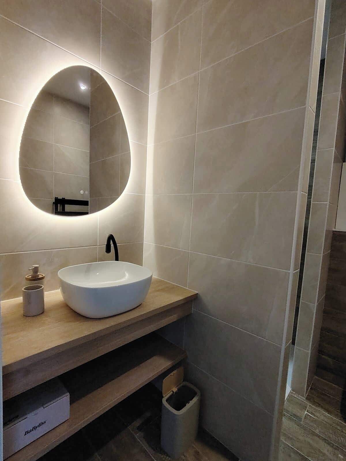 Een douche, een haardroger