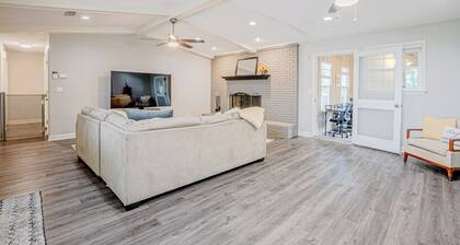 Cozy Home 5 min from Panama Country Club and parks - 25 min to PCB Beaches!