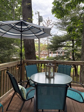 Outdoor dining - Hickory Hill Hideaway! (Ogunquit)
