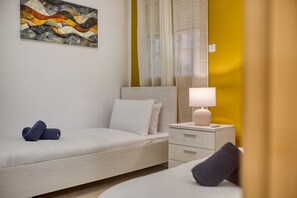 Iron/ironing board, free WiFi, bed sheets - Cosy 2 bedroom apartment near the sea CELL1-1 (St. Paul’s Bay)